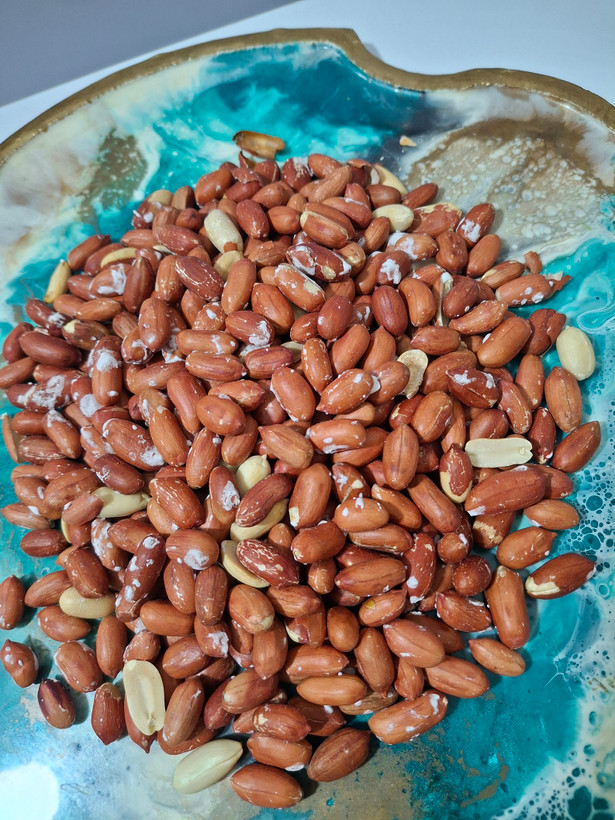 بادام زمینی آستانه